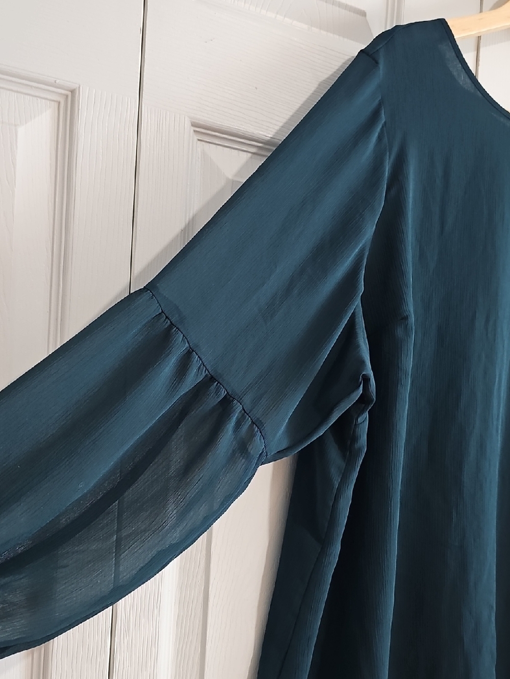 🌲 Elegant Forest Green Chiffon Blouse | Flowy Bell Sleeve | Size 2X - Picture 4 of 6